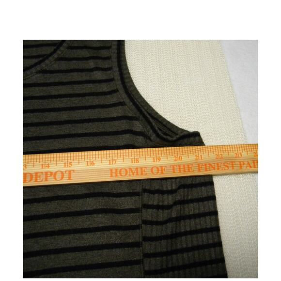 Chico's Zenergy Sleeveless Striped Top Gray Black Size XL 3 Stretch Travel Knit - Picture 6 of 7